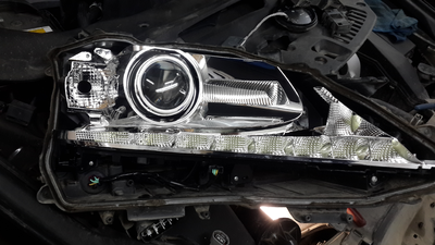 Успешный ремонт фары Lexus